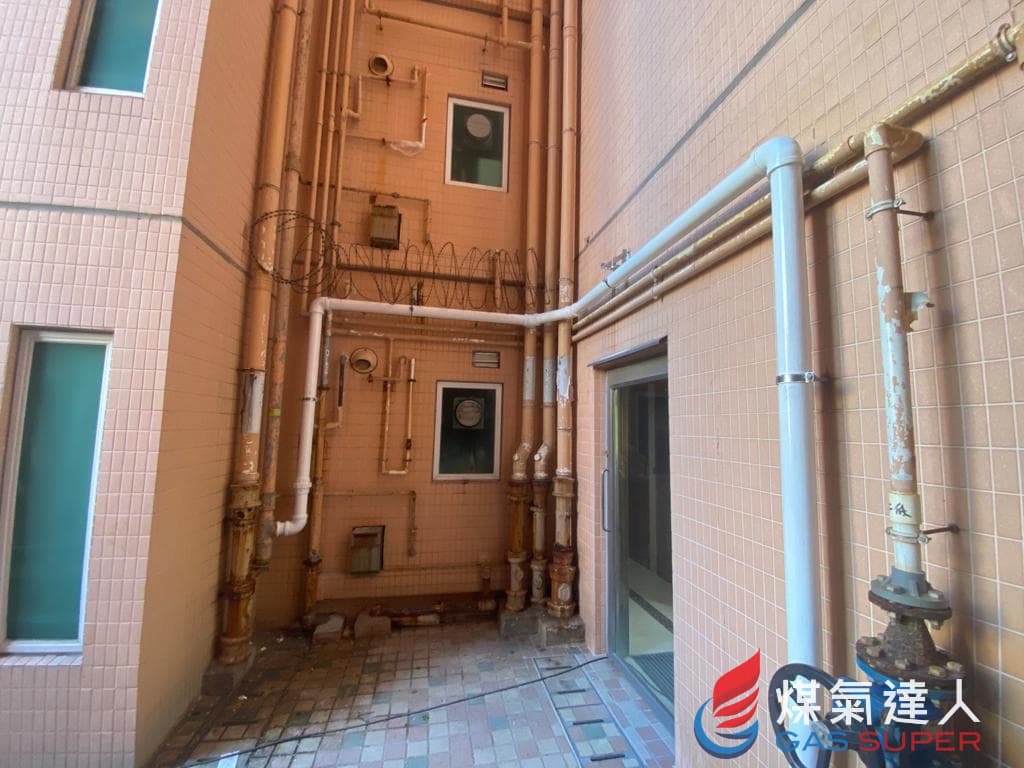 External building gas mains: Kwai Chung | 雍雅軒. Photo reference 3191-2887.